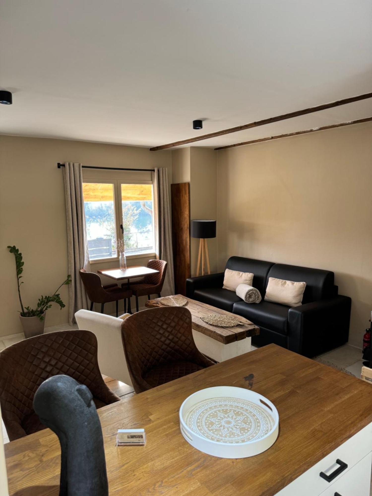 Maison Au Bord De L'Eau Les Roches Rochefort-sur-Nenon Екстер'єр фото