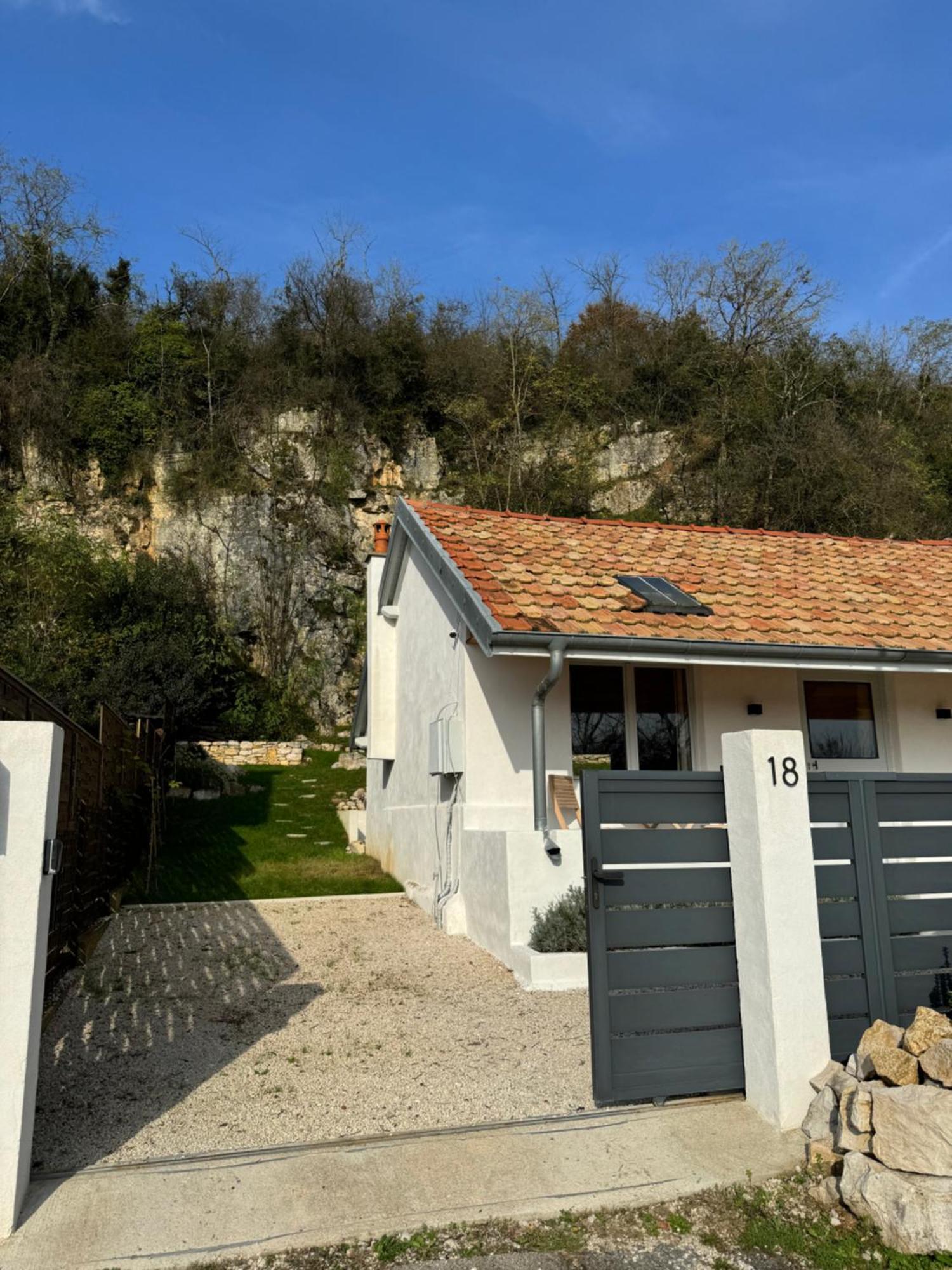 Maison Au Bord De L'Eau Les Roches Rochefort-sur-Nenon Екстер'єр фото